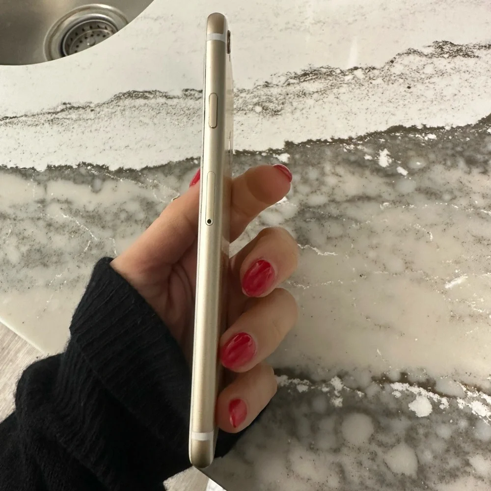 Gold 128 GB IPhone 6